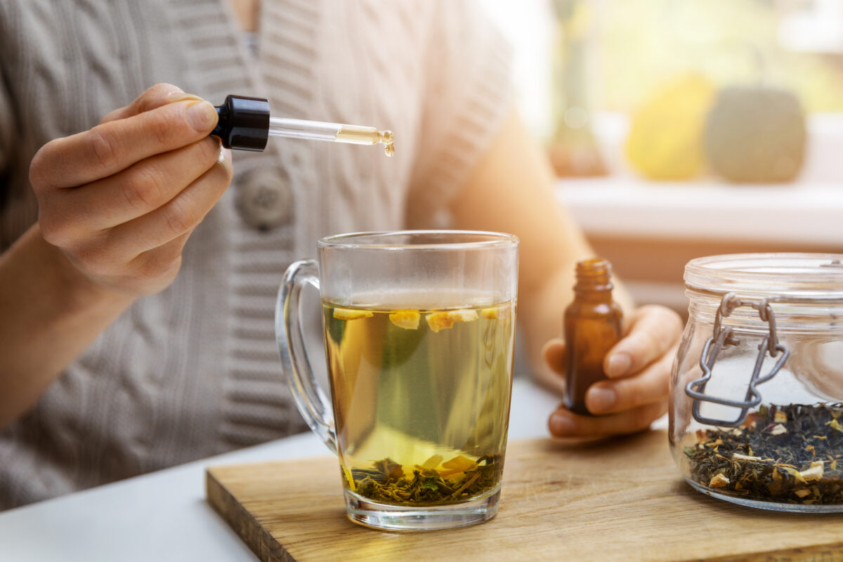 How to Make Cannabis Tea: Two Ways to Infuse